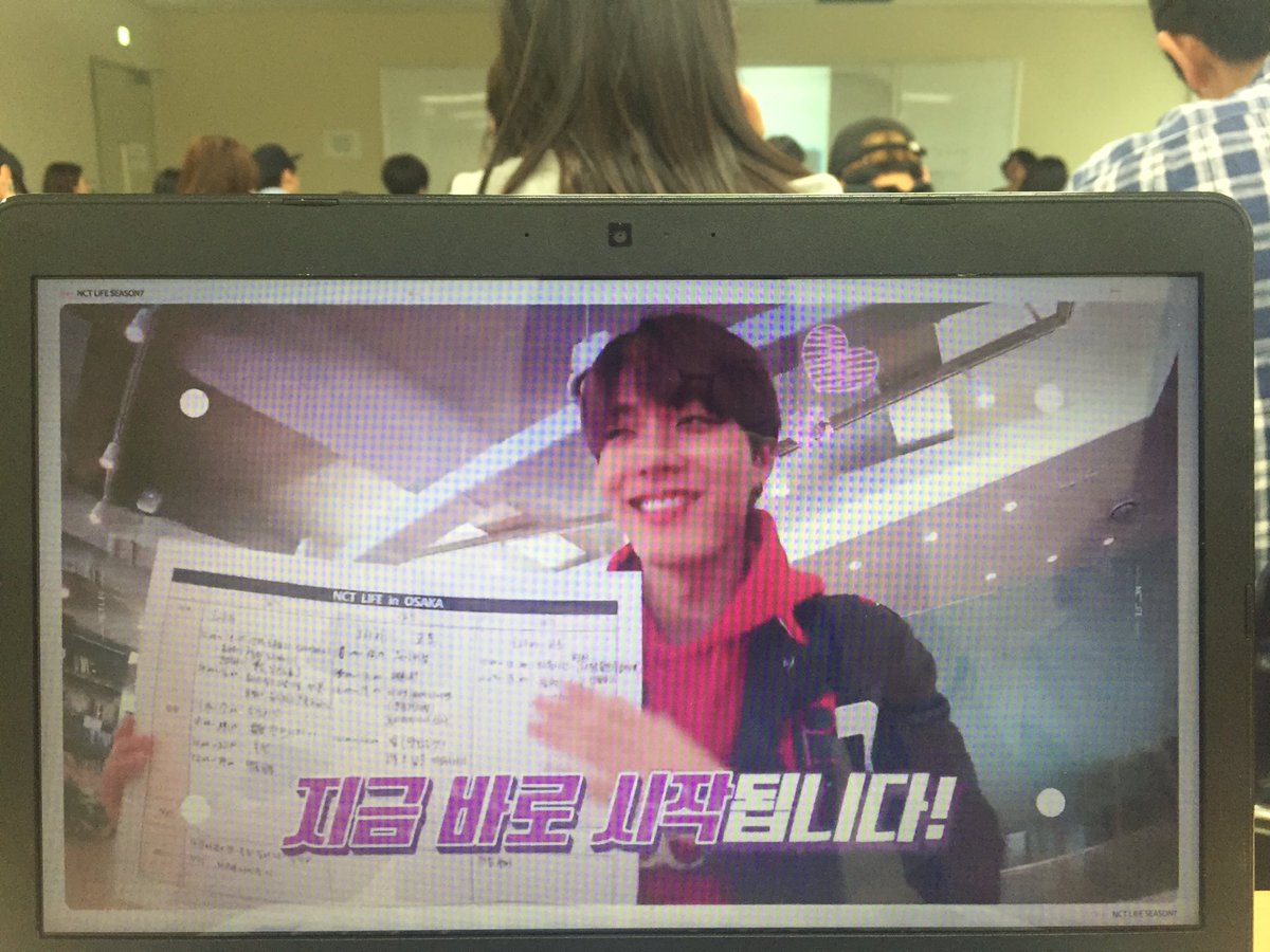 woni1725's tweet photo. 오늘 드디어 컴퓨터 가지고 왔닿ㅎㅎㅎ 수업시간할때 같이 보잨ㅋㅋ https://t.co/zmrCIqbriO