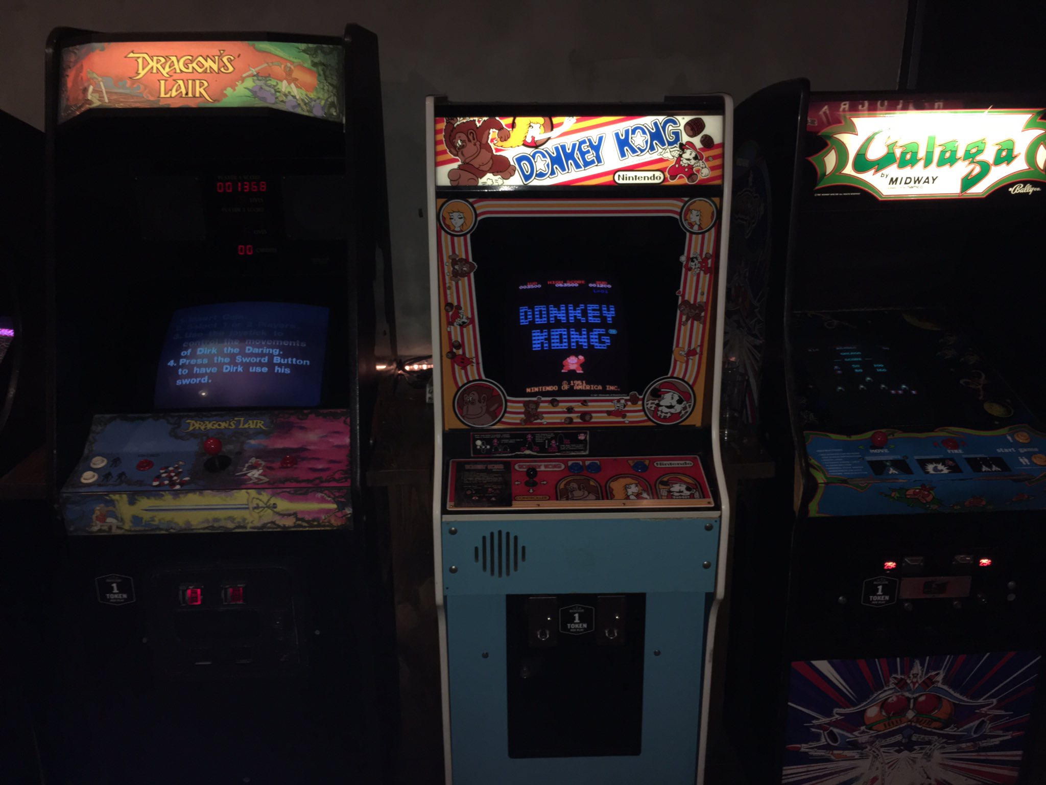 Retro Games Fan Choose The Order In Which You Would Play These Games Dragon S Lair Donkey Kong And Galaga Retrogaming Videogames Nintendo Arcade Donkeykong 1980s Classic Vintage T Co Pym03vg2s5