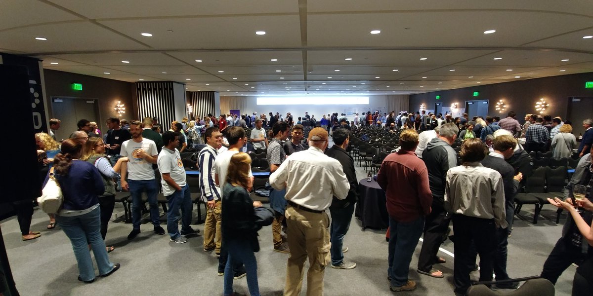 Scorinth's tweet photo. #SCnewtech is getting filled up! https://t.co/crEUyeempE
