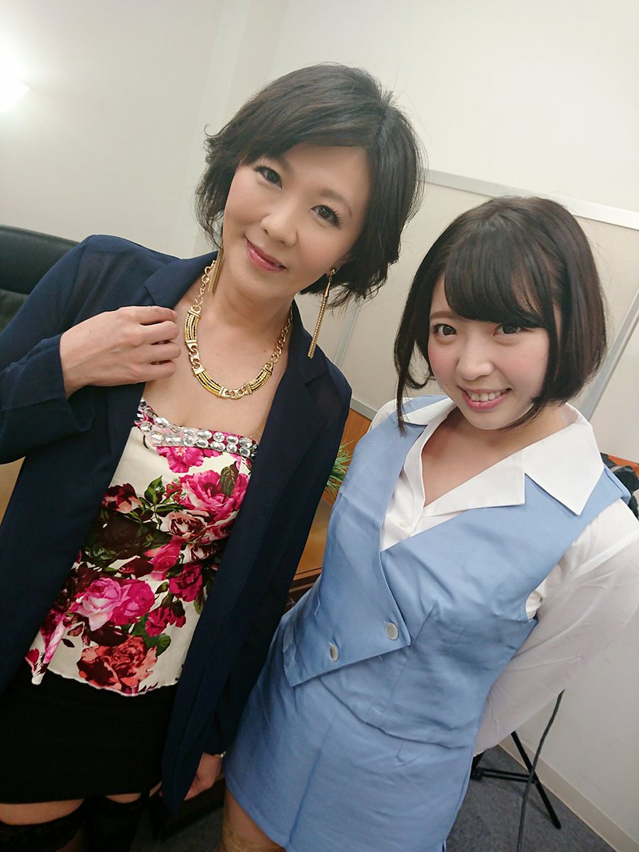 円城ひとみの画像 【本日の撮影✨】 本日のセレブの友にお越しの #円城ひとみ さん #かなで自由 さん  ぎらっぎらのかっこいい女社長と、ふんわりかわいい女子社員(о´∀`о) 一体なにしちゃうの！一体なにされちゃうの！！き！に！な！る！！  https://t.co ...