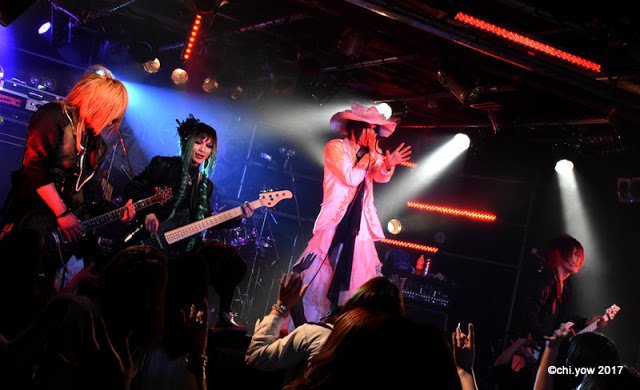 VKHpress's tweet photo. 📣 LIVE REPORT: HOLYCLOCK 「Shoukei to Renbin no Ryuuseigun」One-Man @ OSAKA RUIDO https://t.co/wLGZS5EHgE  #HOLYCLOCK #visualkei #jrock #vkh https://t.co/gMTqjMZElt