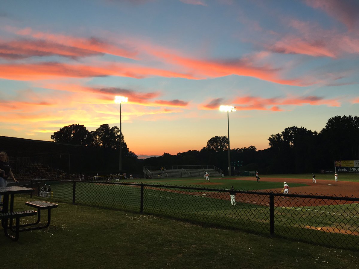 Randy_L_Wallace's tweet photo. Beautiful evening at #McCrary Park watching some @AmericanLegion baseball #RandolphCountyPost45 https://t.co/dNoPt7bMLW