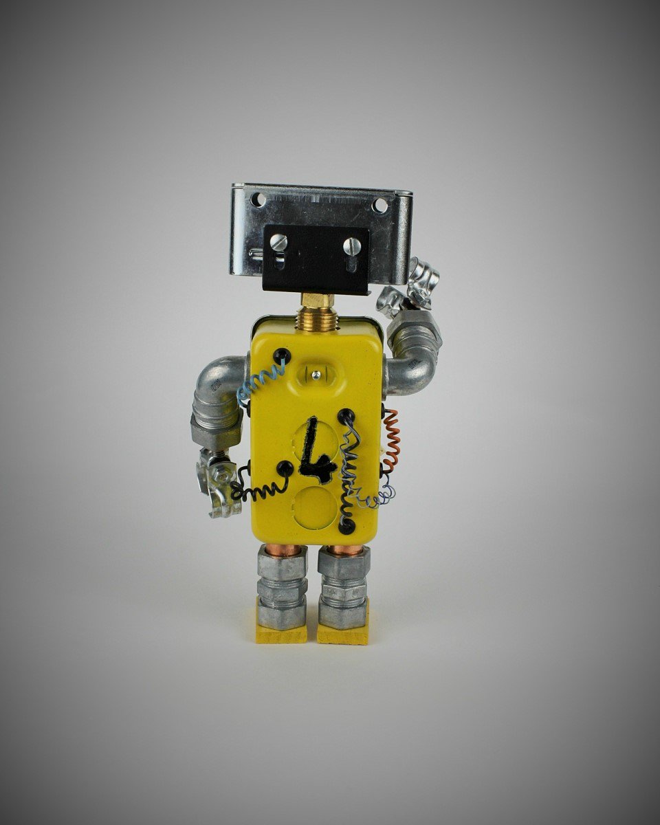 seekrbots's tweet photo. The MinBot Series
Name: FourBot
#scrapart #metalart #steampunk #steampunkart #robot #scifi #robotsculpture #assemblage #fobot #bot #mini https://t.co/RFF8sg7mj3