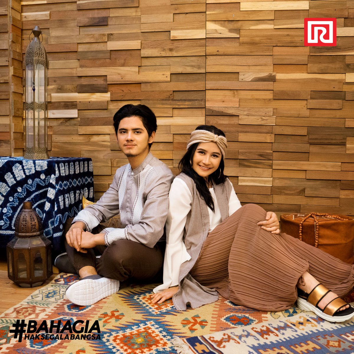 ramayanads's tweet photo. Jangan lemes ya puasanyaaaa... Nih, Mimin kasih @alysyarief dan @PrillyBie sebagai penyemangat! https://t.co/6HeC4cOn3w