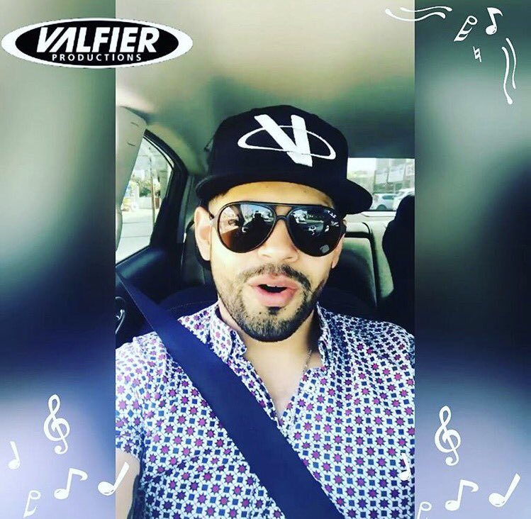 edwinValfier's tweet photo. Bonita noche a todos 😊 https://t.co/yhOqhXHTFe