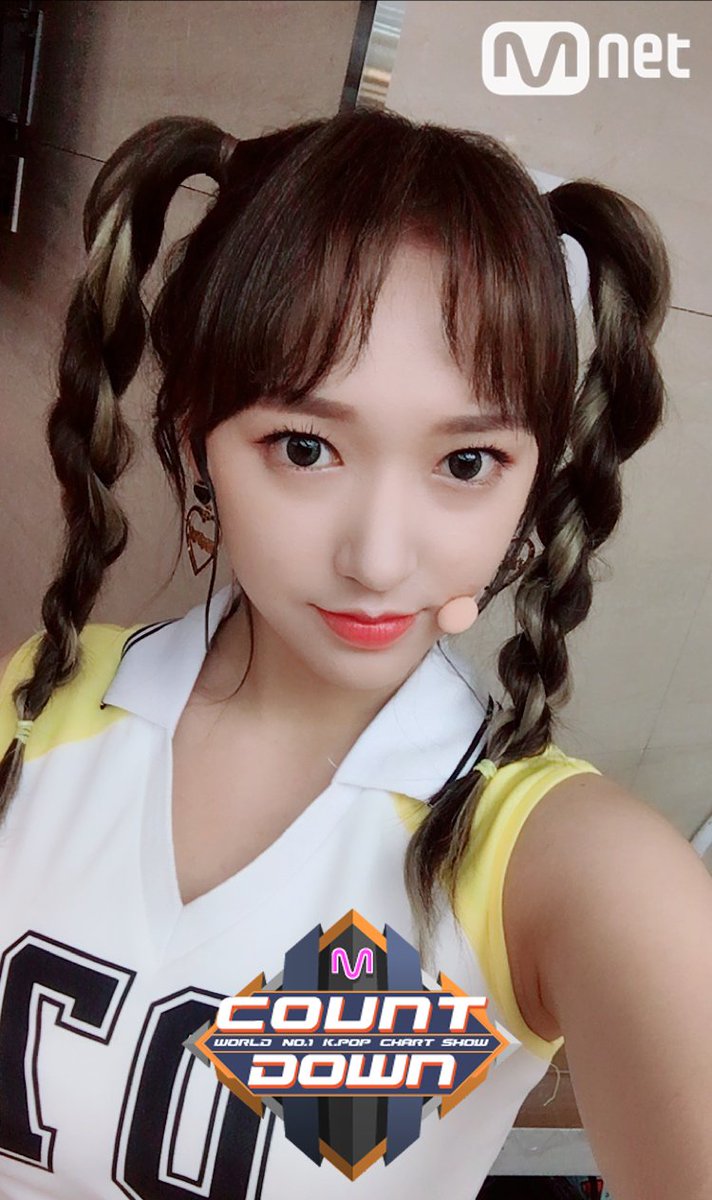 MnetMcountdown's tweet photo. 오늘 #엠카운트다운~은 실화인지 아닌지 구분 안가는 일들이 참 많습니다 ㅠ_ㅠ 이 미모 실화냐 ㅠㅠ 양 갈래 머리 #성소 흑발로 변신한 비줠으뜸 #보나!!! 무대에선 또 얼마나 블링블링 빛이 나게요~~꼭꼭! #엠카 #Happy 최초공개 무대 보러오세요 https://t.co/25IJkyuD57