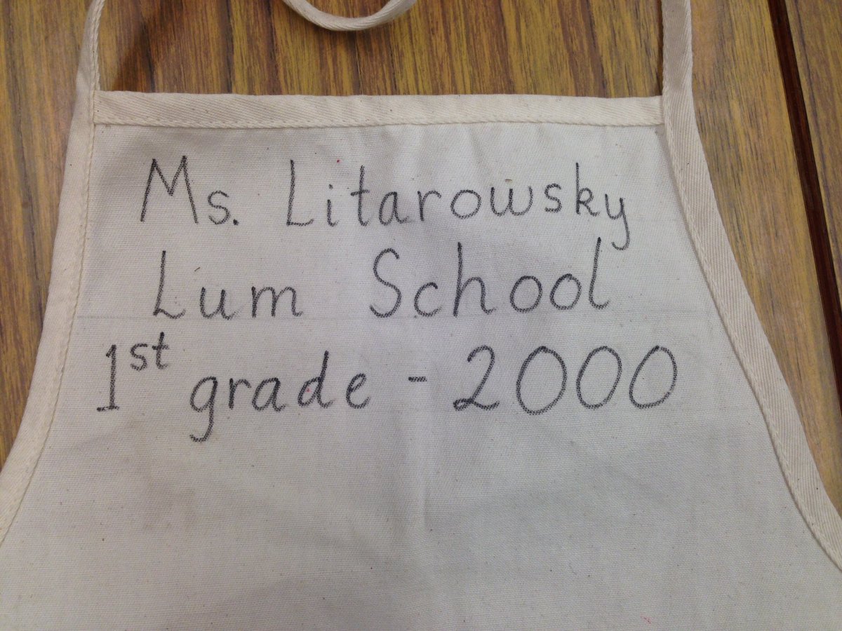MayaLinLibrary's tweet photo. I packed up this gem today- my gift apron from when I student taught with the amazing Nancy Sabbatini! @LumBears https://t.co/bbzJgxevBK