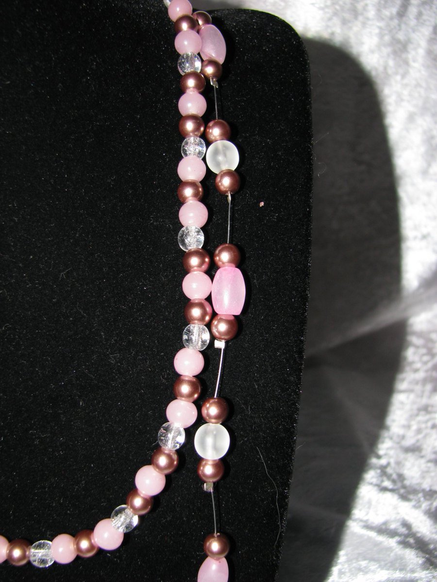 randomjewelry's tweet photo. Pink and Bronze 2 Strand Necklace https://t.co/Vxp2UWSiE1 #Etsy #RandomJewelry #2Strand https://t.co/kKNkJ9vgrF
