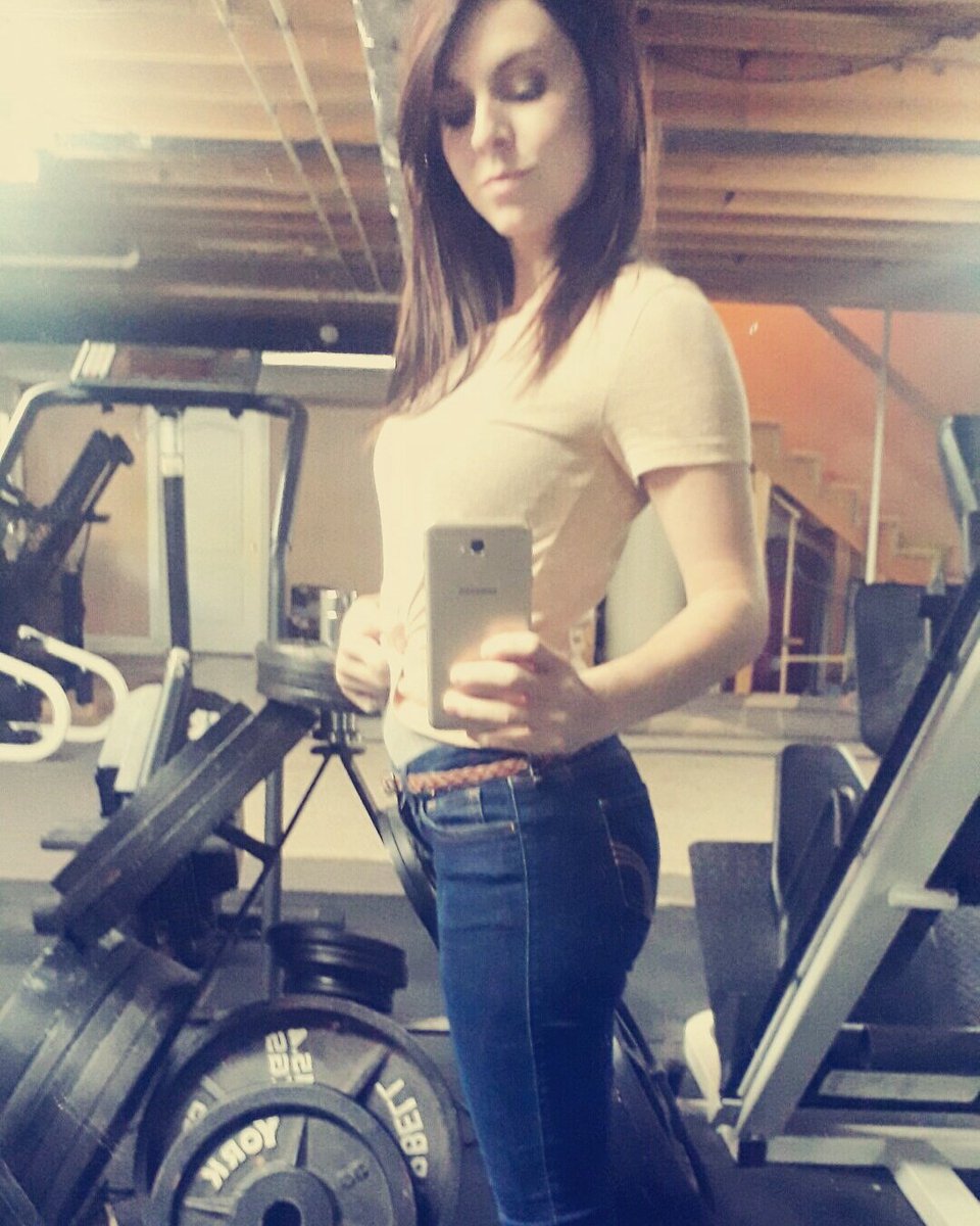brandikay23's tweet photo. #gains #progresspic #gym30 https://t.co/OaT6gGztiR