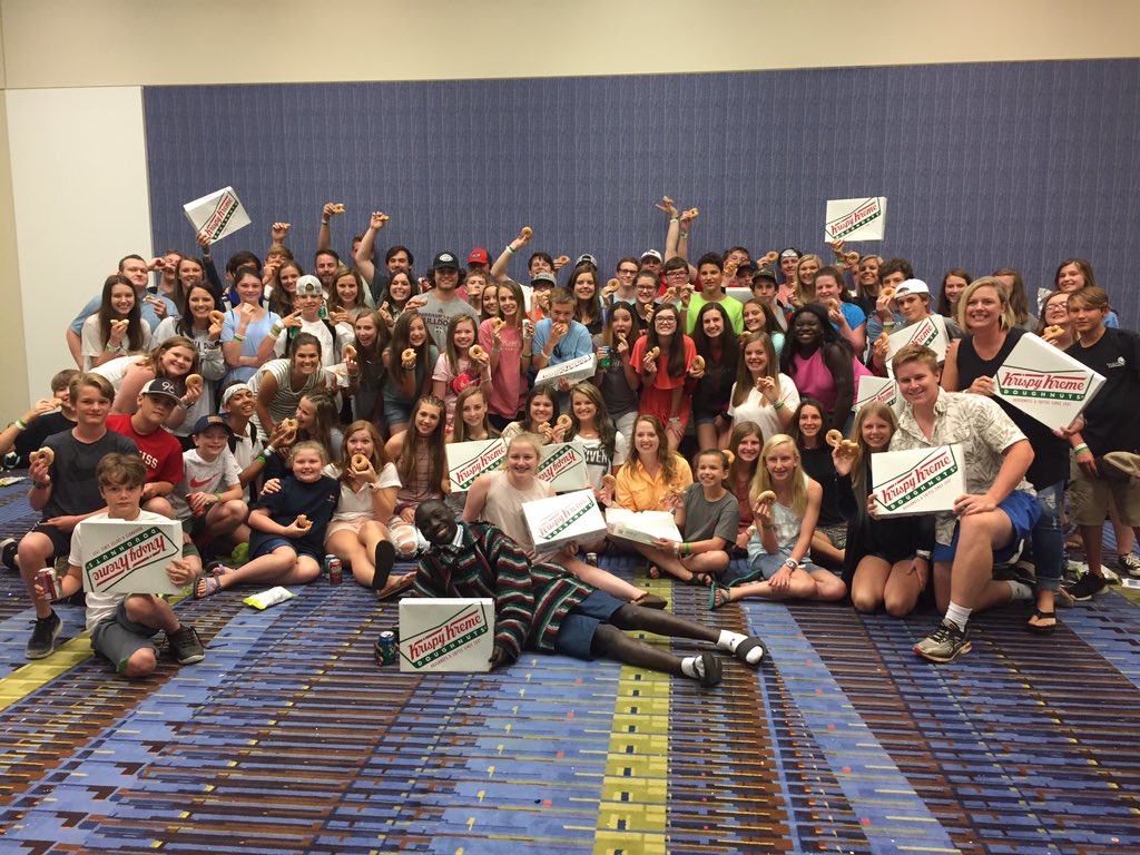RobinBParker's tweet photo. Thank you @louiegiglio for your extravagant amount of donuts for @FBCBrandonMS Students!
We are loving @passion268 https://t.co/RZLg0HkY7O