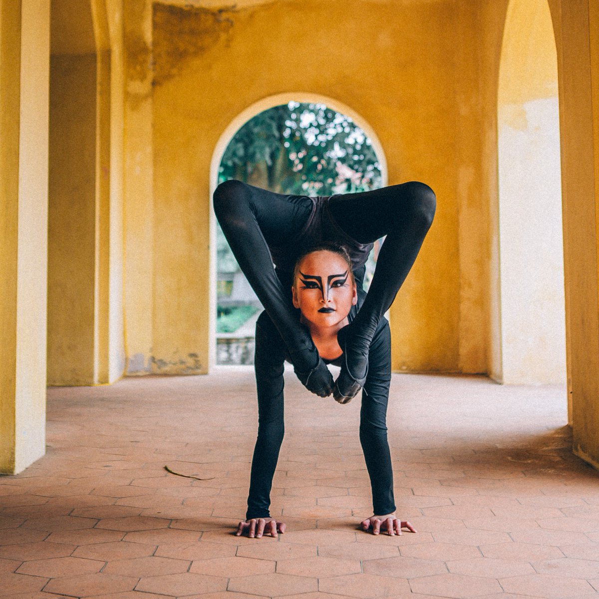 Ionah_Show's tweet photo. #TravelWed with talent artist of #IonahShow at Imperial Citadel of Thang Long. https://t.co/BWm4iZLE00