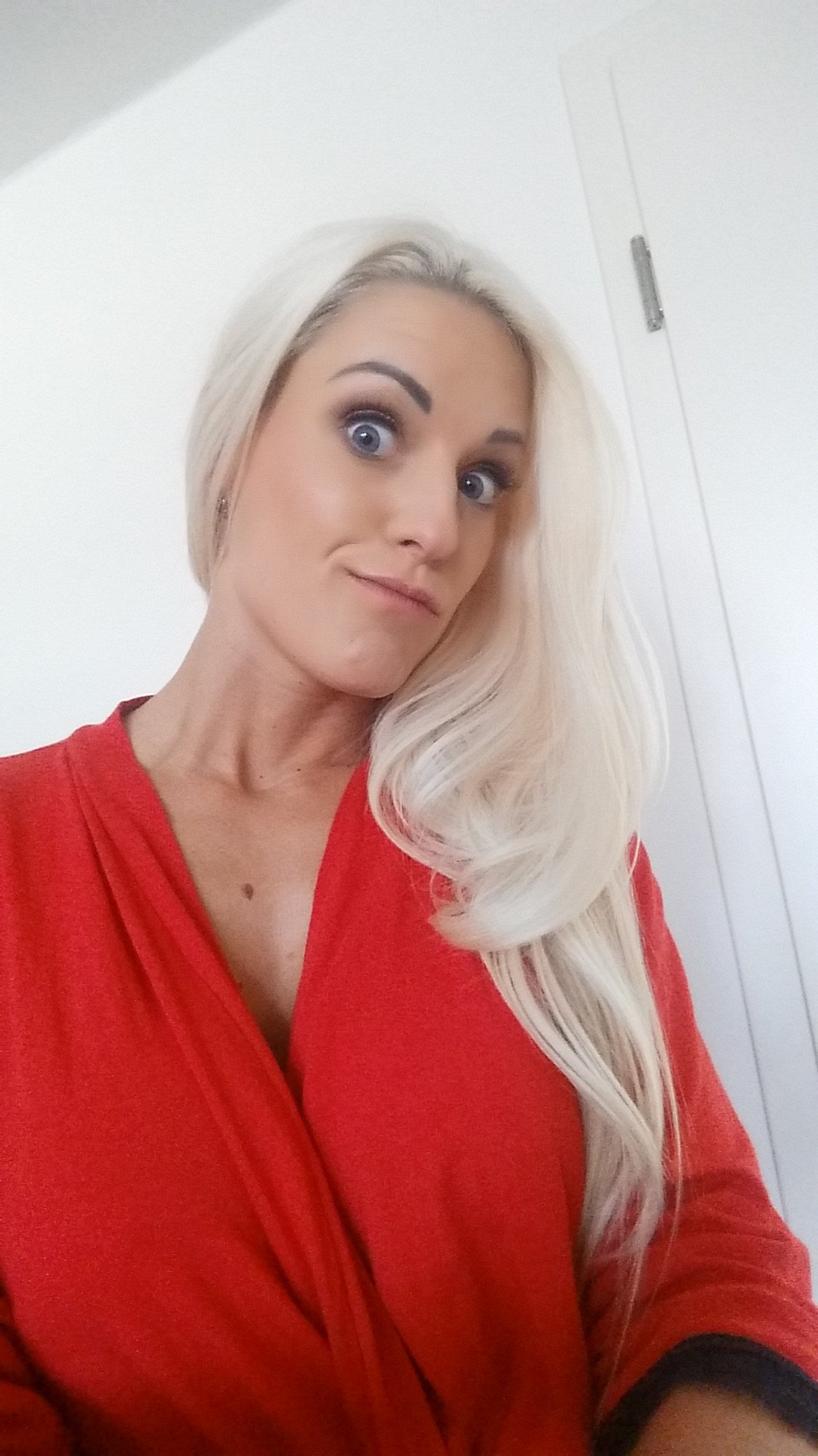 Tw Pornstars 1 Pic Blanche Bradburry 🔞 Official Twitter When You Are At Work 😁 Selfies 😀