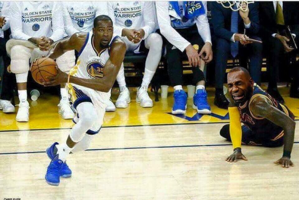 SUCKADUCKA720's tweet photo. #CRYINGLEBRON 🤣 #THECITY YEEEE https://t.co/7deujoIuXe