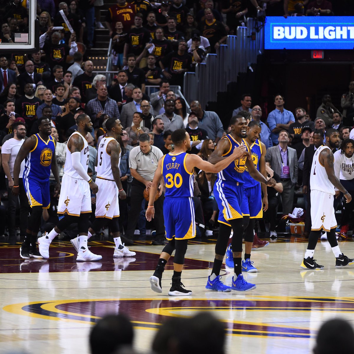 warriors's tweet image. Kevin Durant 🔒 #DubNation #NBAFinals