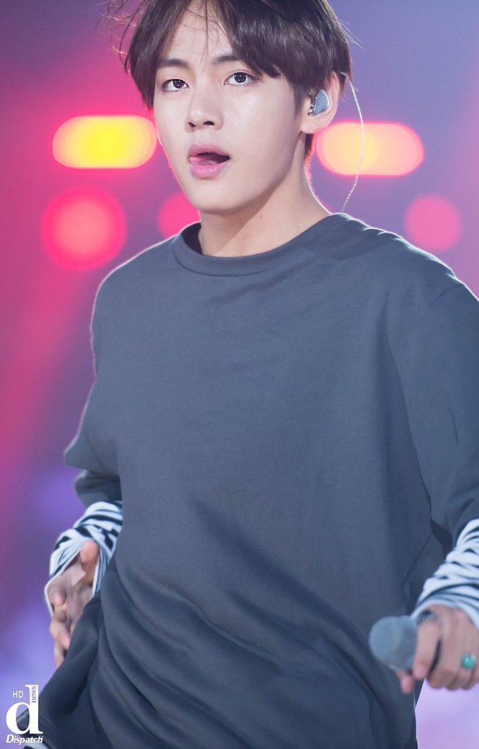 TextsHugot's tweet photo. I vote Kim Taehyung from @BTS_twt for #100HandsomeFaces2017 #tccandler https://t.co/lSLeLM2PdA