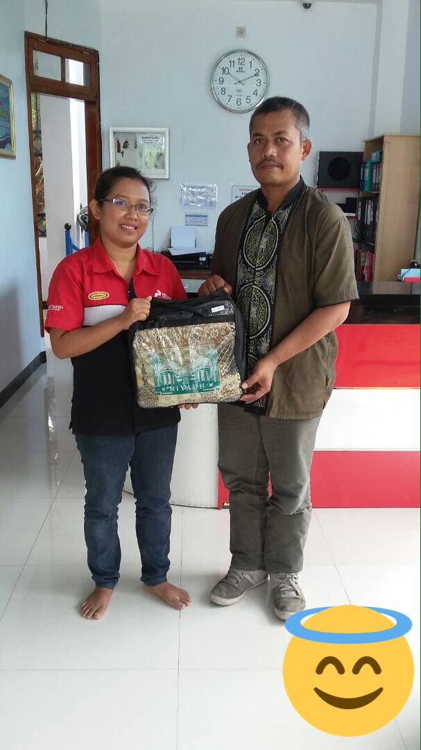 sidrachan's tweet photo. SPBU 54.633.10 Menyerahkan Sajadah untuk 20 anak Panti Asuhan At-Tin, semoga bermanfaat #PertaminaSpiritualMarketing https://t.co/qQZDIns6YN