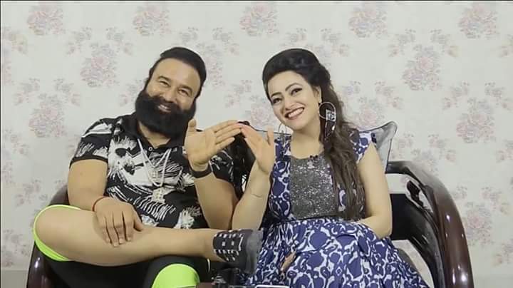 yourdreamup's tweet photo. Actor @Gurmeetramrahim ji &amp; Director @insan_honey Of #JEdoom Film.

Exclusive Moment 📸 Of #JEsuccessParty https://t.co/un7LHzq2LT