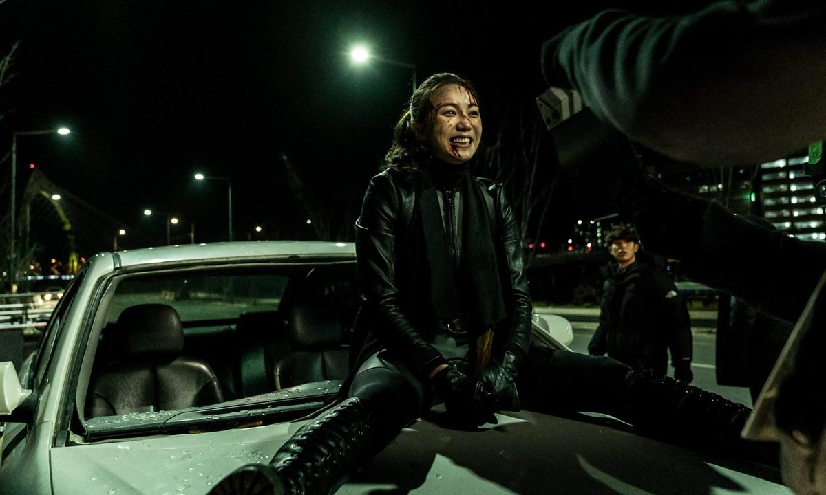 本日韓国公開映画『悪女』 キム・オクビン 反転魅力スチール1 오늘 개봉 영화"악녀" #김옥빈 반전매력 스틸1 ㅋㅋTranslate post