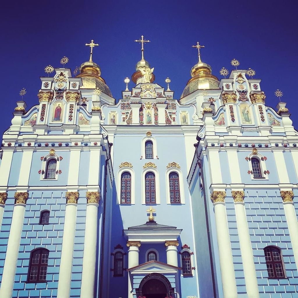 Ray_2014x's tweet photo. Blue On A Blue Day #kyiv #ukraine #bucketlist #✔️ #wanderlust #walkinginkiev #travelphotography #instalike #stmich… https://t.co/VvUpVImcam https://t.co/h9sYwYqrF5