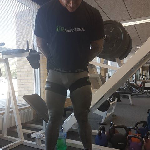 BfRProfessional's tweet photo. Repost- #Legs done in 30 min with @bfrpro π cant #walk and thats a factπͺ #bodybuilding #fitness #bfrpro #okklusion #legday #quads #ass https://t.co/ECWtJYhtgl