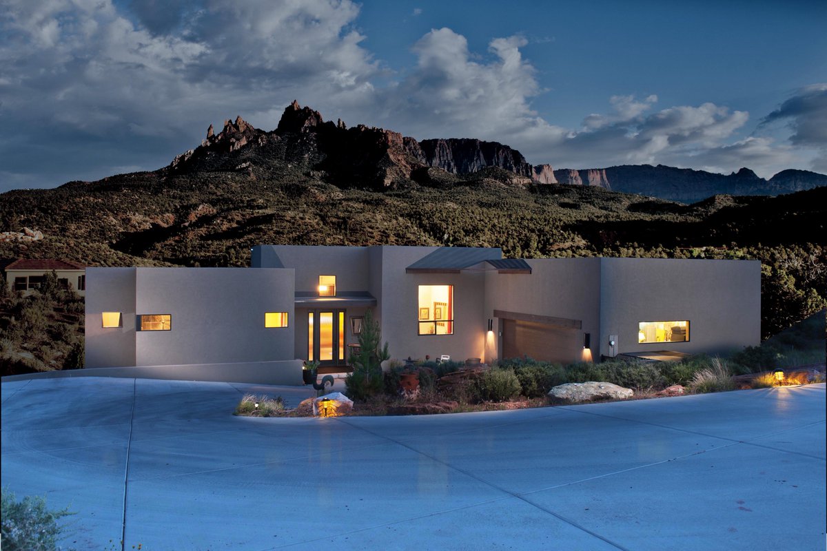 leewebb's tweet image. Photoshoot Complete 2704 Hopi Cir Sprindale UT #zion #springdale #realestate #nikon  #yuneec #typhoonH #leewebb #photographer #tiffanywest
