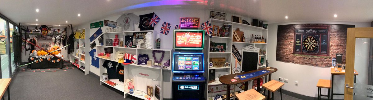 Kellyseyeuk's tweet photo. Showroom all set up and ready for today's open day at our head office! #Bespoke #Marketing #Design #Print https://t.co/nR29hYDrTj