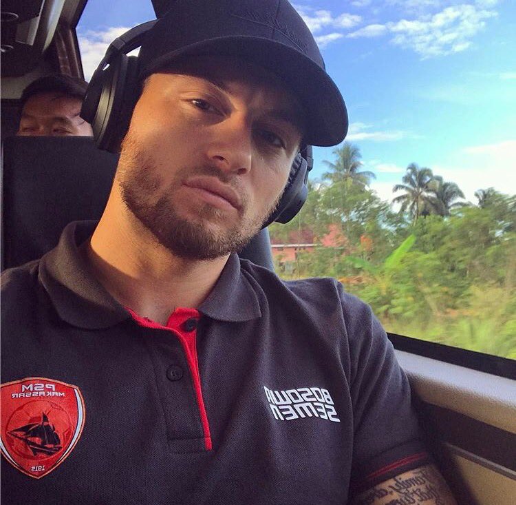 Tabe daeng <a href="/SupirPete2/">Supet</a> siapa tau ada penumpang ta cari polo psm #PSMMAKASSAR #EwakoPSM #psmday