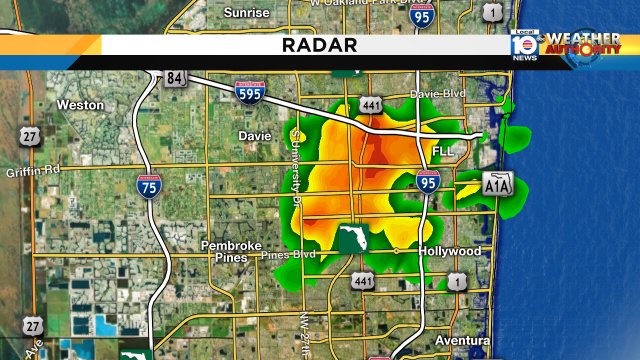 Heavy rain moving through 595 & 95 headed towards Las Olas and A1A https://t.co/1eZwk6e7vA