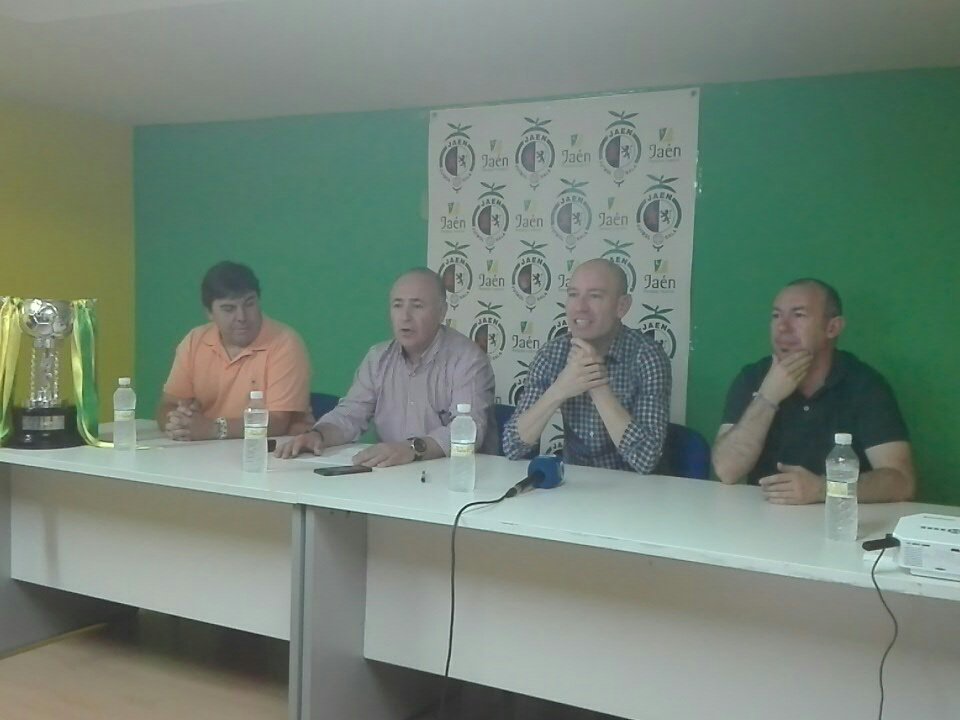 JaenFS's tweet photo. Comienza la despedida de José López en la sala de prensa de nuestra sede. 

Daniel Rodríguez, Germán Aguayo y Nicolás Sabariego lo acompañan https://t.co/y2zZ4o0o6J