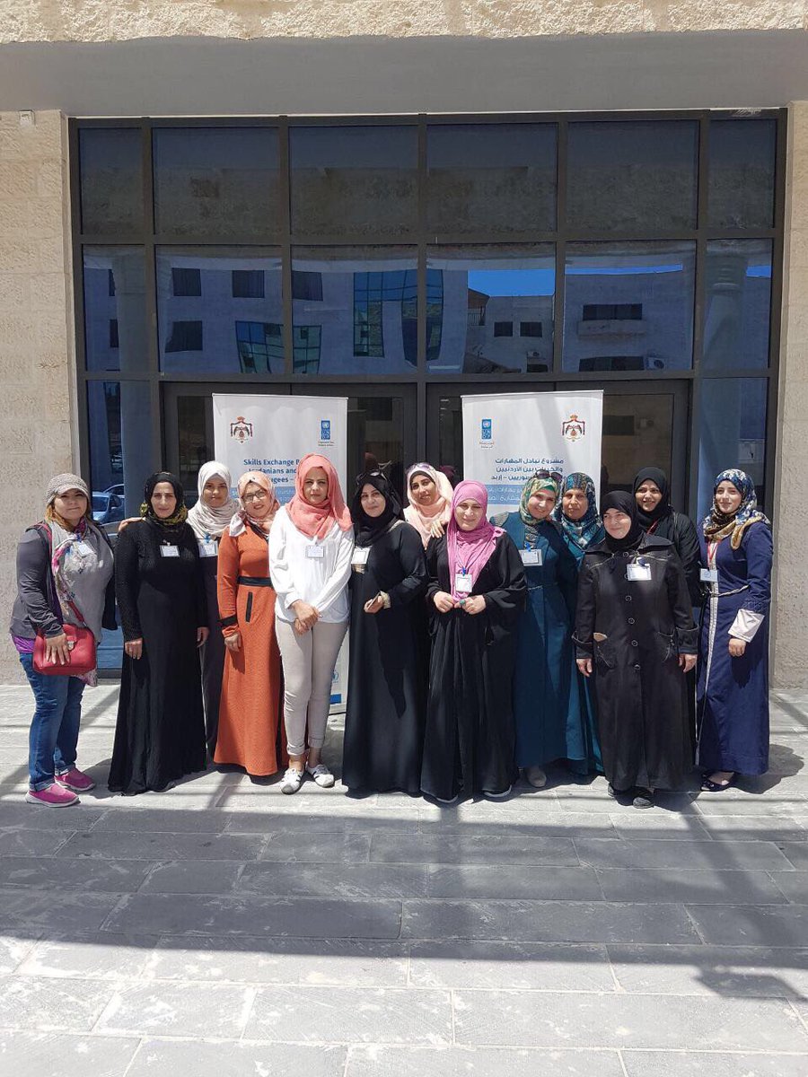 UNDPJordan's tweet photo. Entrepreneurship training 4 #Syrianrefugees &amp; #JO participants of Skills Exchange project in #Irbid. #syrianresponse #povertyreduction https://t.co/EhdWxGHkWX