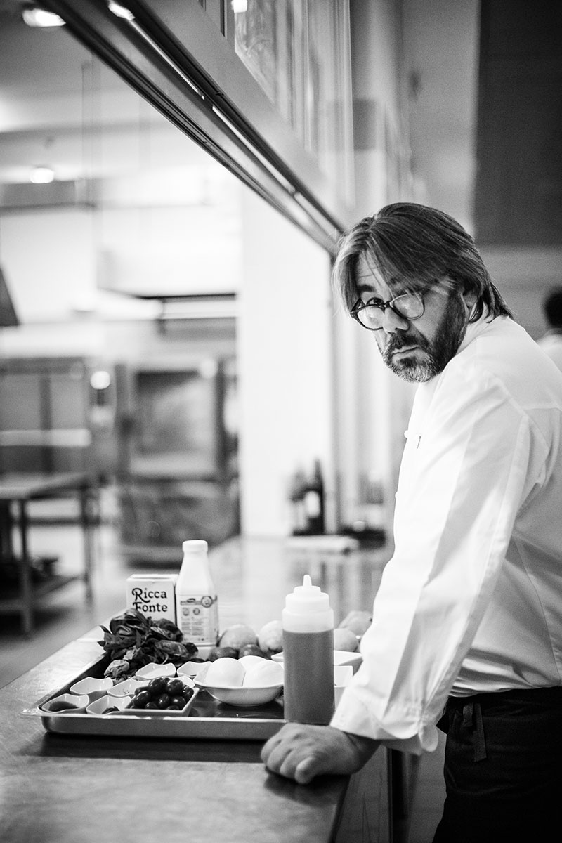 lsdm_official's tweet photo. Un’esplosione di sapore, Philippe Léveillé ad LSDM10.
#LSDM10 #BigAndChic
https://t.co/uVzWyQNL9t https://t.co/DHCPA8EWsl