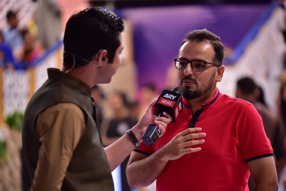 iqrarulhassan's tweet photo. #SareAam behind the scenes #RamzanTransmission with @fahadmustafa26 @WaseemBadami #SanamBaloch and @Jerjees Tomorrow at 7:05 pm on ARY News https://t.co/2lCGw3Orcn