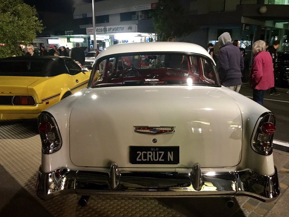 CaloundraChamb's tweet photo. WOW 😳 Downunder Beachfest 2017 has roared to life with #retro street party. Proud to sponsor tonight. #classiccars in #cooloundra 🕺💃🎸🚘🎷🎟💋 https://t.co/nzIYfphLOP