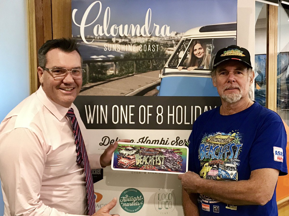 CaloundraChamb's tweet photo. WOW 😳 Downunder Beachfest 2017 has roared to life with #retro street party. Proud to sponsor tonight. #classiccars in #cooloundra 🕺💃🎸🚘🎷🎟💋 https://t.co/nzIYfphLOP