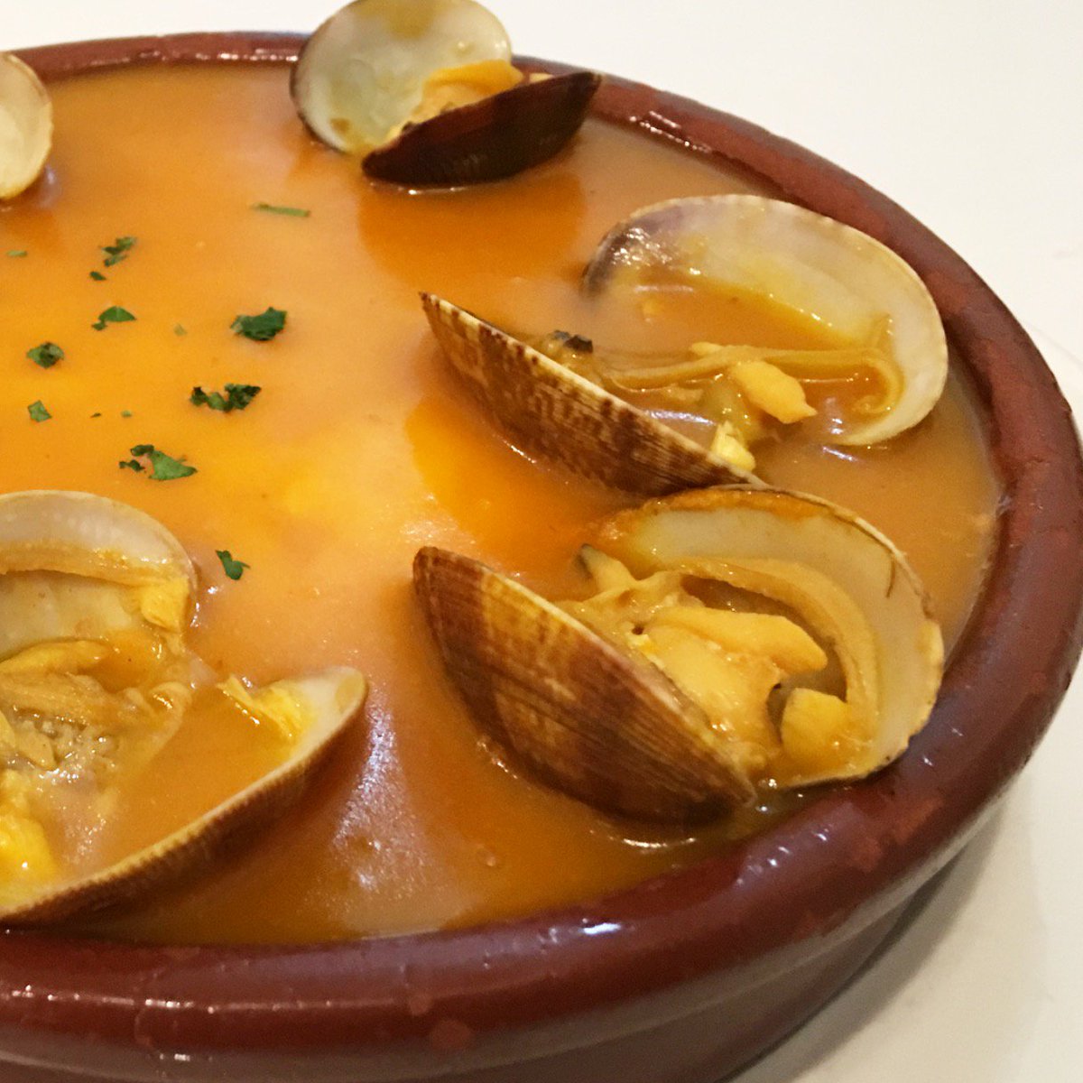 Tortilla Española guisada con Almejas  <a href="/ninoredruello/">Nino Redruello</a>