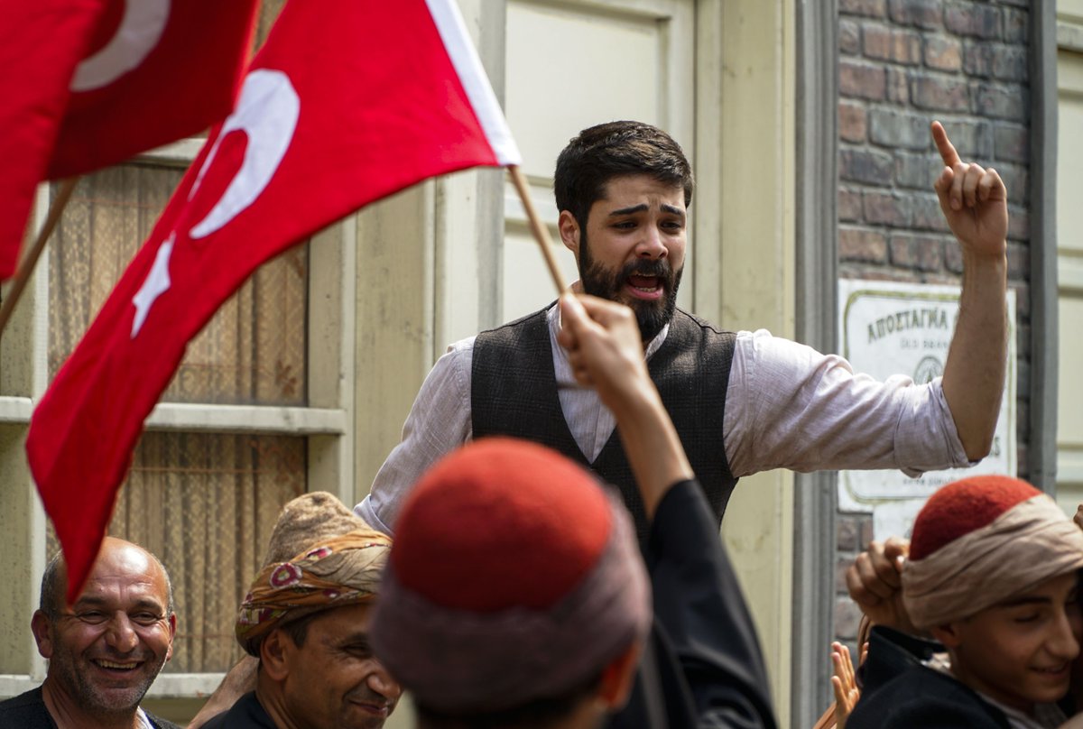 "Bir millet uyanıyor."
#VatanımSensin