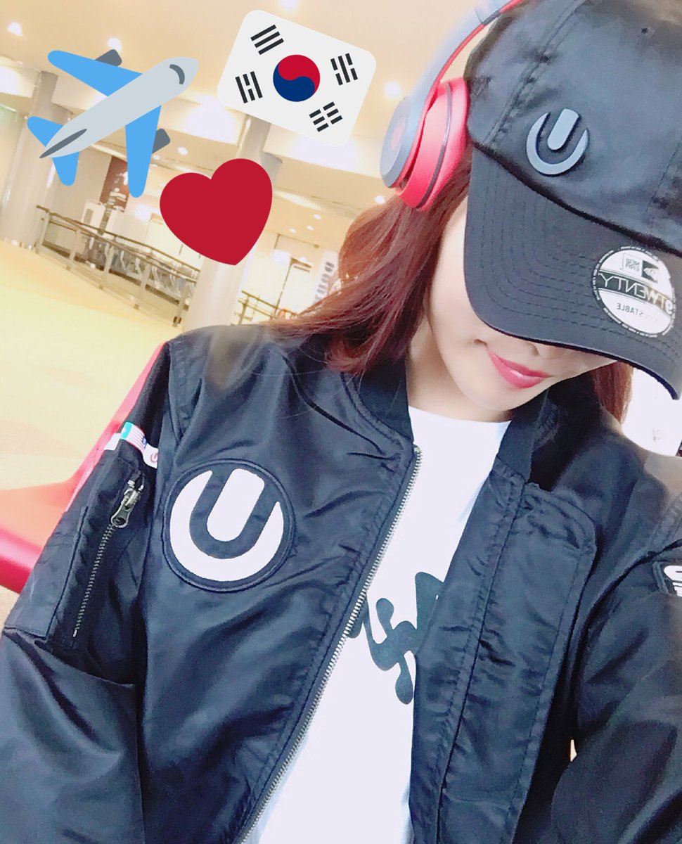 cjd_mika's tweet photo. 渡韓🇰🇷 行ってきまーす✈️
#umf
#dancer
#UltraKorea2017 #UltraKorea #UltraAngels #Ultramerchandise 🔥 https://t.co/ejtGpvCNEf