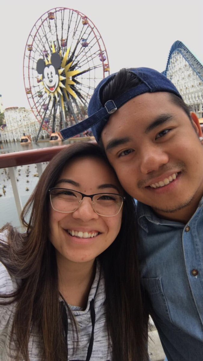 alohalaulau's tweet photo. Because tonight couldn't have been any more perfect. #disneyland #happiestplaceonearth #disneyplug https://t.co/pCnEP9YtLg