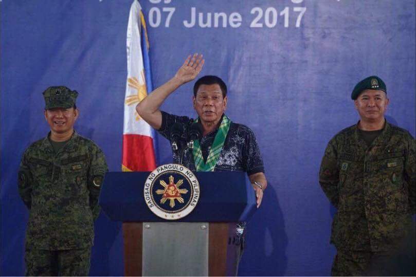 royale_ylan's tweet photo. I will say this over N over again: In this generation, we won't see a President like Duterte. He happens once in a blue moon! #ProtectDU30 https://t.co/XOfjfFWJb3