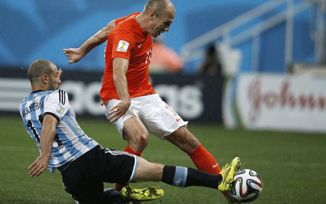 Happy birthday to the anus tearing, slide tacking, goal scoring stud Javier Mascherano who turns 33 years old! 