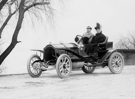 elmundomotor's tweet photo. Esta era la joya para nuestro #CocheDeHoy
Marca: Packard
Modelo: Model 30 Runabout 
Año: 1905-06
Síguenos en FB!
https://t.co/Jfe5OwLObg https://t.co/C9wyIpdUur