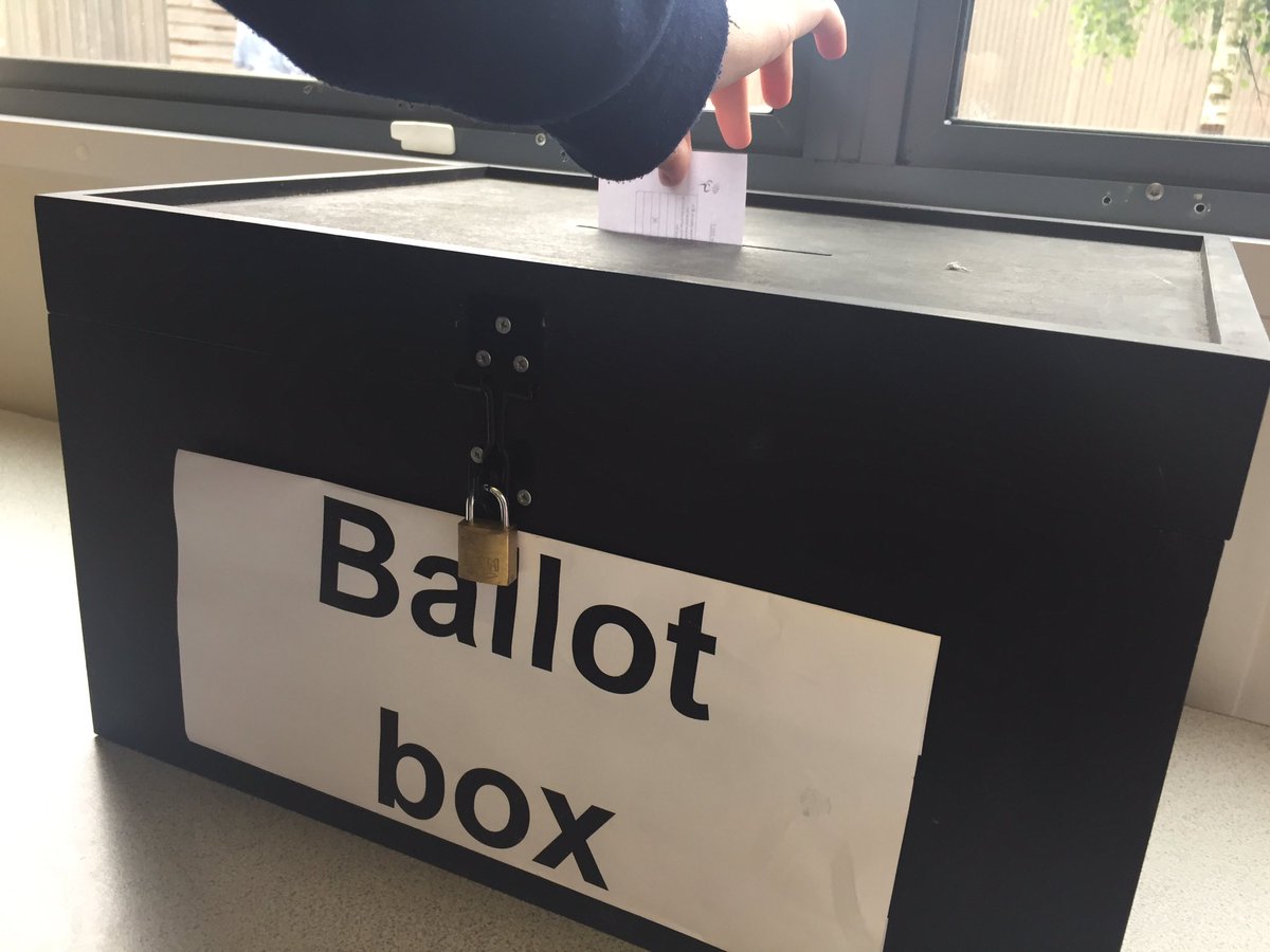 RawlinsAcademy's tweet photo. The Rawlins mock election is underway! #GE17 #useyourvote https://t.co/T6BGWFDFZu