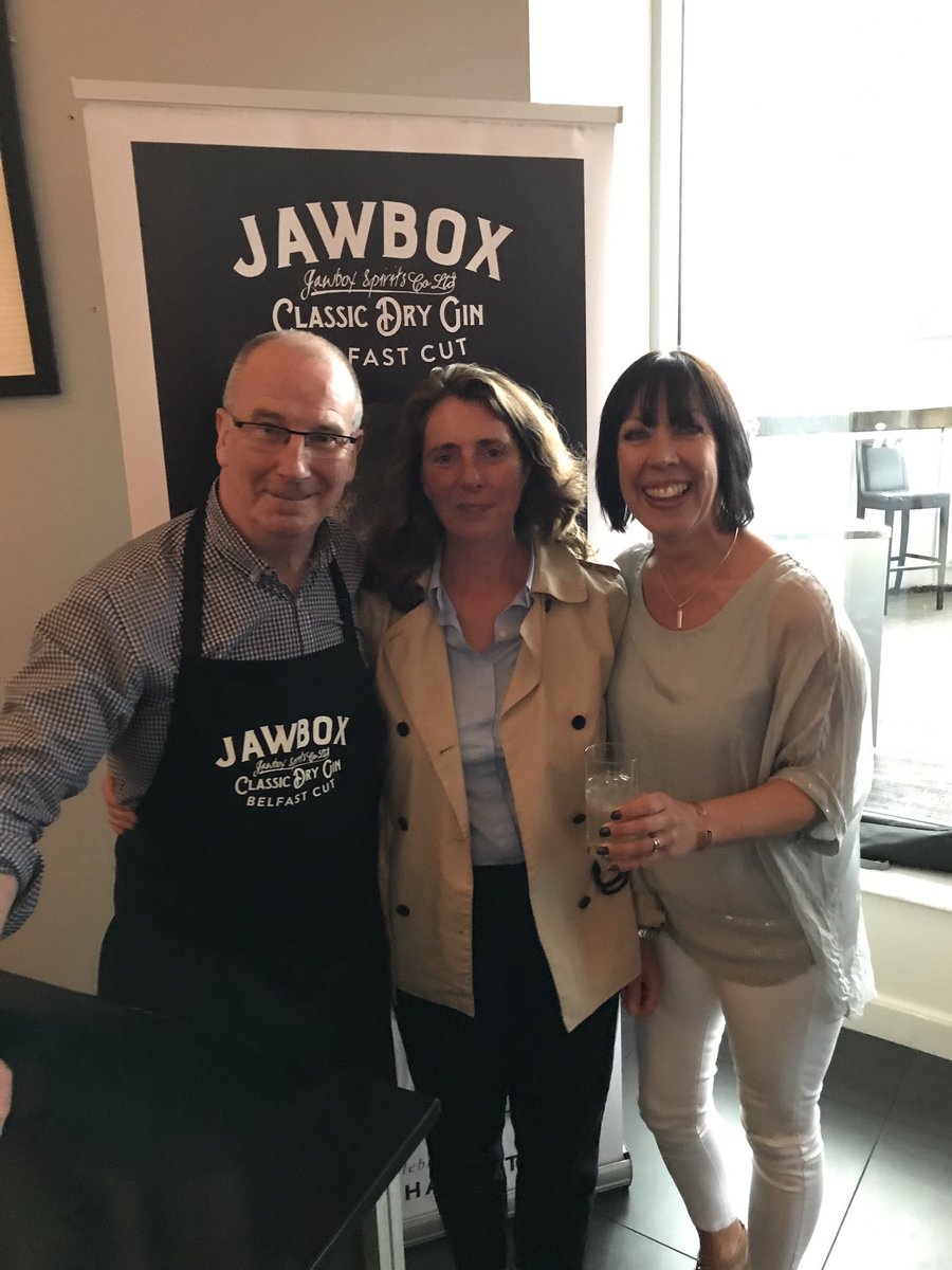 cafolla99's tweet photo. @IoH_Online @PamBallantine @MHHospitality @sossullivan @barrabest #IOH2017 @padraig_91 @JillyDougan π@JawboxGin my new bff πno hangover π. https://t.co/oE8m3Eyics
