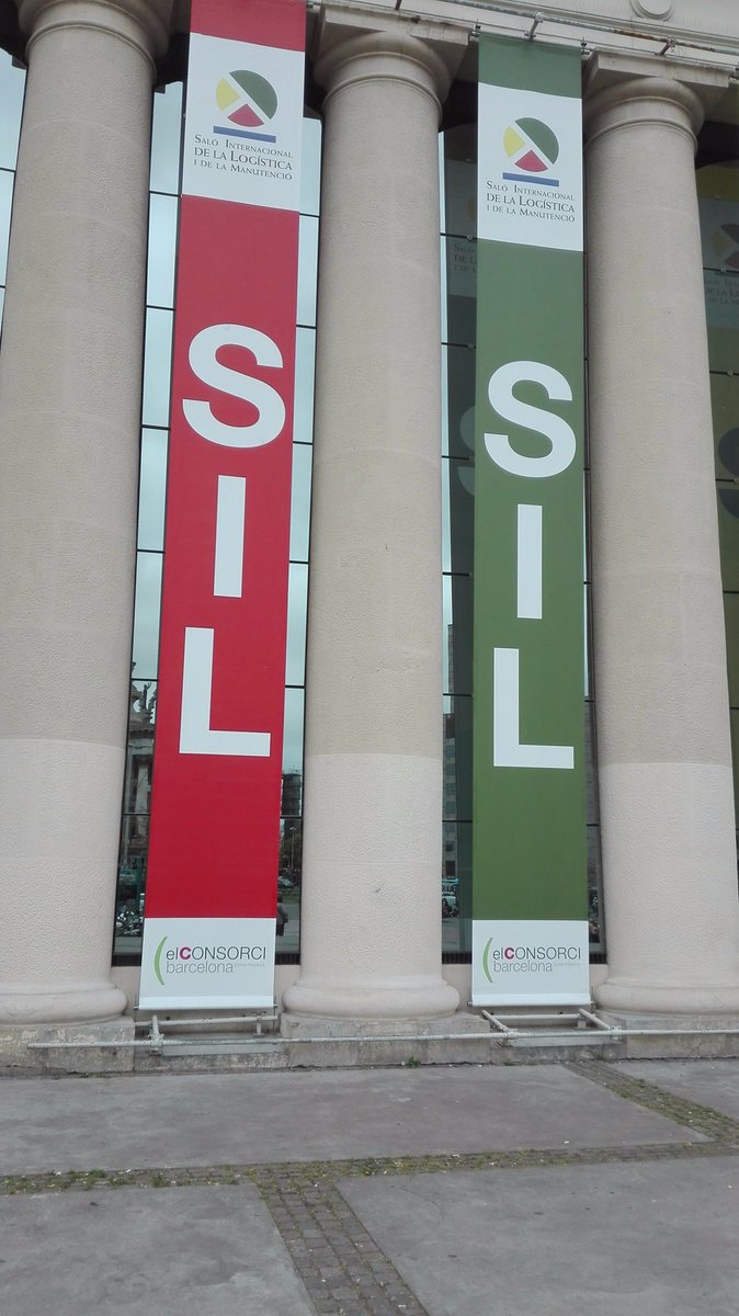 AGCShowroom's tweet photo. Gran jornada de aprendizaje en #sil2017. Las pautas de consumo nos van a permitir ganar en tiempo y felicidad 🛒💵 https://t.co/uS9sI0NfJt