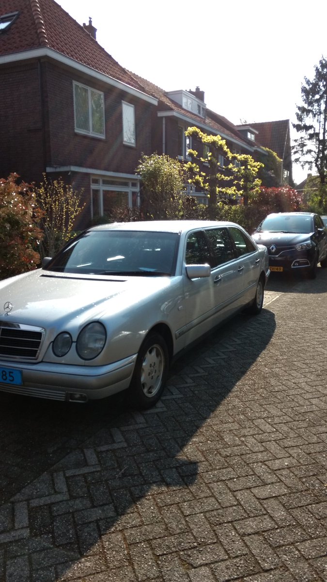 Hansibar1970's tweet photo. Even in A'dam om een BCT #Cabman in te laten bouwen. Zaterdag naar #Terschelling.
#Limousinetaxi https://t.co/GNCYXkZm6z