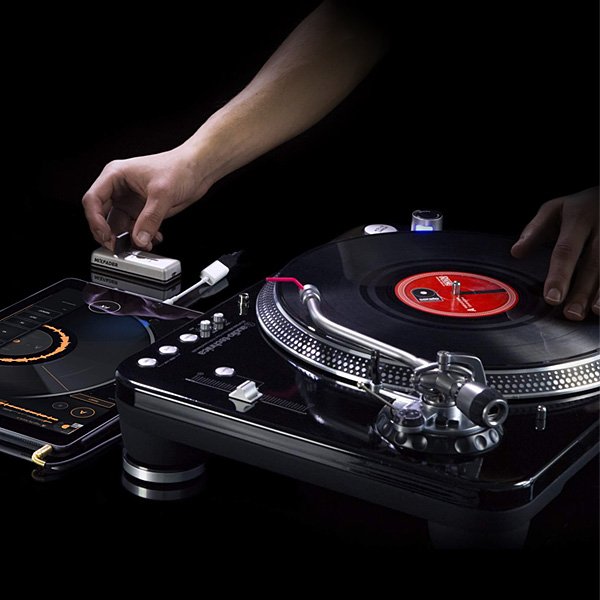 пластинка диджея. музыкальный плеер логотип. диски диджея. диски диджея. музыкальный проигрыватель.