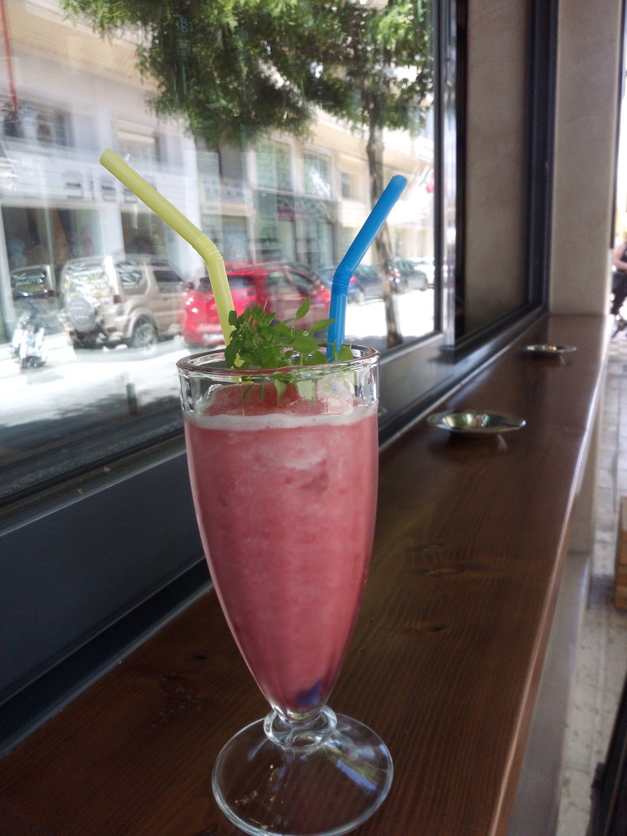 cafestrata's tweet photo. Γρανίτα με σπιτικη βυσσιναδα https://t.co/qR1Y8UZVud