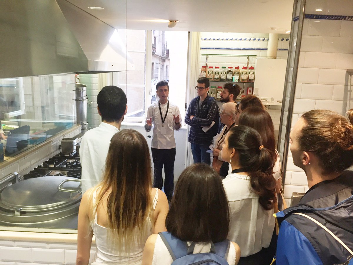 HofmannBCN's tweet photo. Visitamos las aulas y cocinas de la #EscuelaHofmann! #HofmannOpenDay https://t.co/jNrqpxzTTQ