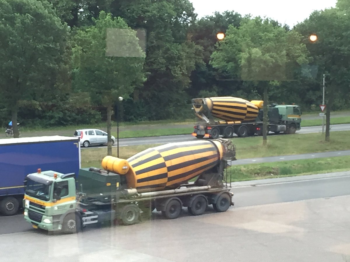 edwinwopereis's tweet photo. It's busy today @KrampGroup in Varsseveld. Every 2-3 minutes a concrete mixer truck passes. Warehouse extension #KrampInProgress https://t.co/u6kXdQV9Cu