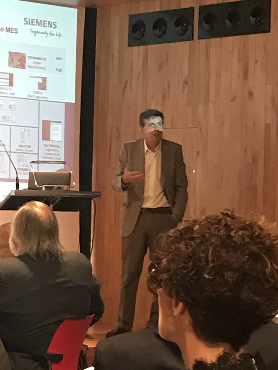 FundacionDISA's tweet photo. #PascualDedios "en @siemens_ind trabajamos en #MindShere para intercambiar datos, nutriendo así las nuevas ideas" #futuroaquiapd https://t.co/90LnorCsUh